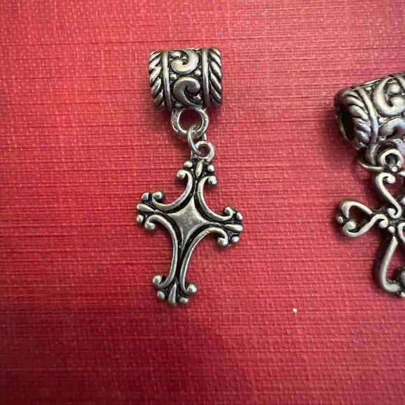 Set of 4 Cross Jewelry Charms for necklace or bracelet, gunmetal color. - Picture 4 of 11